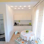In With Seaview, Terrace, Air Condition, Wifi * Kali