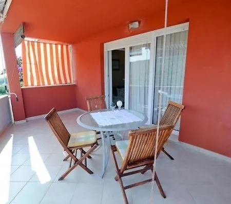 In With Seaview, Terrace, Air Condition, Wifi *