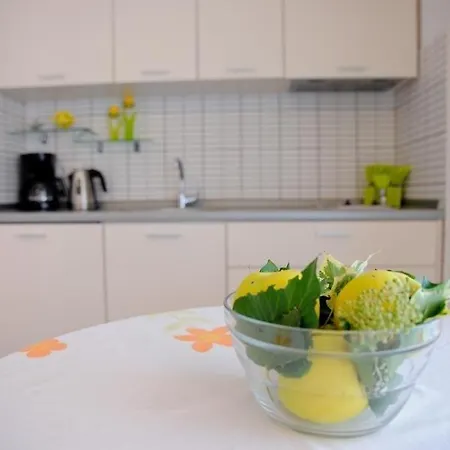 In With Seaview, Terrace, Air Condition, Wifi Kali