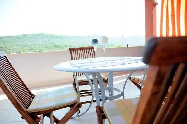 In With Seaview, Terrace, Air Condition, Wifi Kali