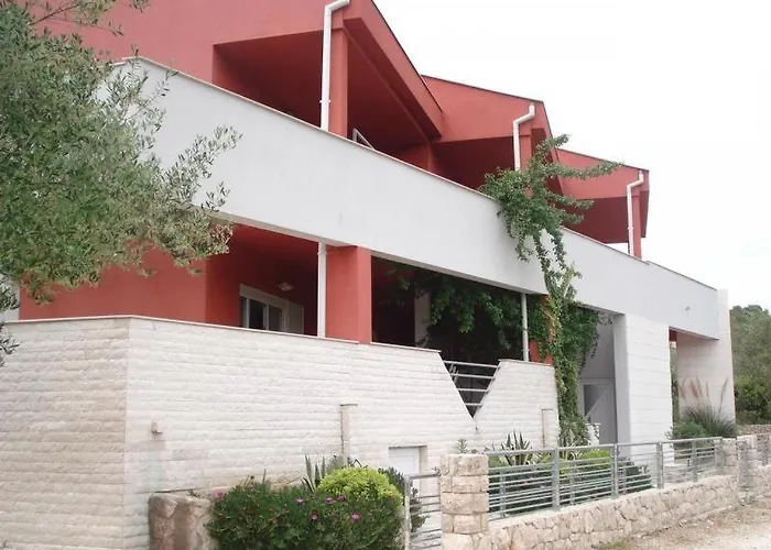 In With Seaview, Terrace, Air Condition, Wifi Apartman