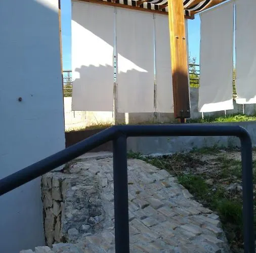 In With Seaview, Terrace, Air Condition, Wifi アパート カリ