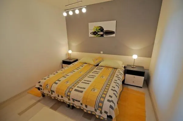 アパート In With Seaview, Terrace, Air Condition, Wifi *