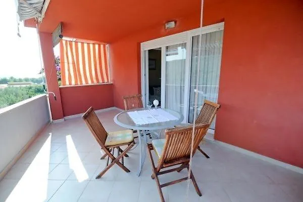 In With Seaview, Terrace, Air Condition, Wifi *